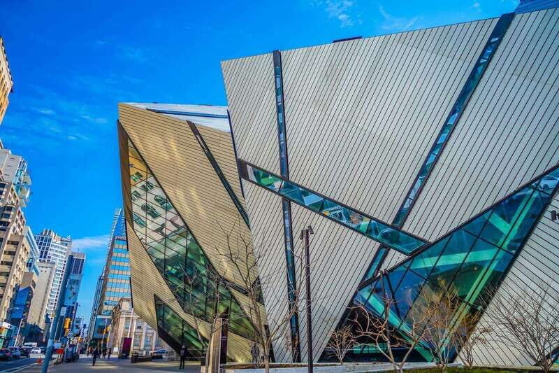 Royal Ontario Museum Revealed: A Guided Tour Through History - The Dinosaur Skeletons: More Than a Photo Stop