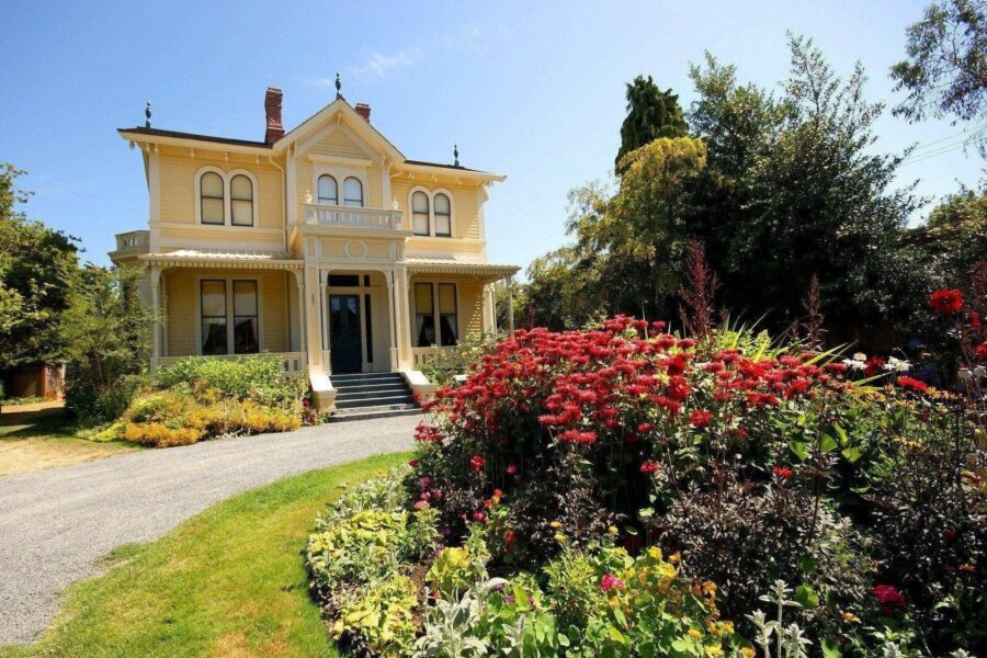 Seaside homes and Gardens Tour - What to Bring, What to Wear, and Photo-Proof Your Day
