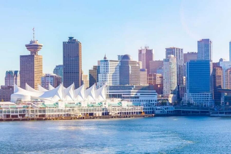 Seattle: Guided Day Trip to Vancouver - Stanley Park in 60 Minutes: Trails, Totem Poles, and Sea Views
