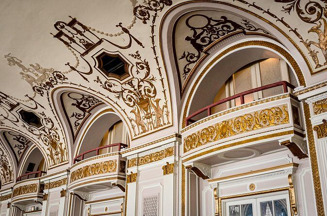 Secrets of the Château Laurier Hotel Tour - Guide styles matter more than most people think