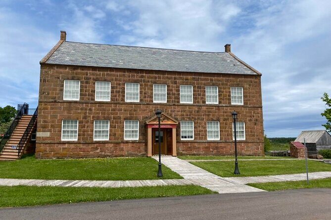 Self Guided Audio Driving Tour of the North Shore of PEI - Charlottetown to the Confederation Story: Town Starts the Drive