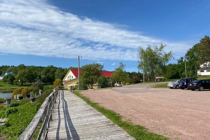 Self Guided Audio Driving Tour of the North Shore of PEI - PEI National Park by Car: Dunes, Cliffs, and a Sea Story