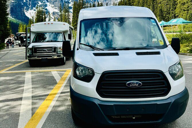 Shuttle Bus 2way BANFF to Lake louise & Moraine lake(1 hour each) - The ride itself: audio narration, good driving, and small comforts