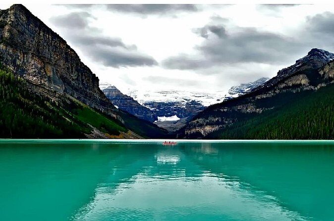 Shuttle from Banff or Canmore to Moraine Lake and Lake Louise - What to bring so the day feels easy (not just scenic)