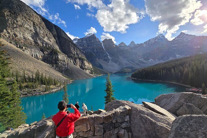 Shuttle Service between Canmore, Banff, Moraine Lake, Lake Louise - Moraine Lake time: how to enjoy a short window without rushing