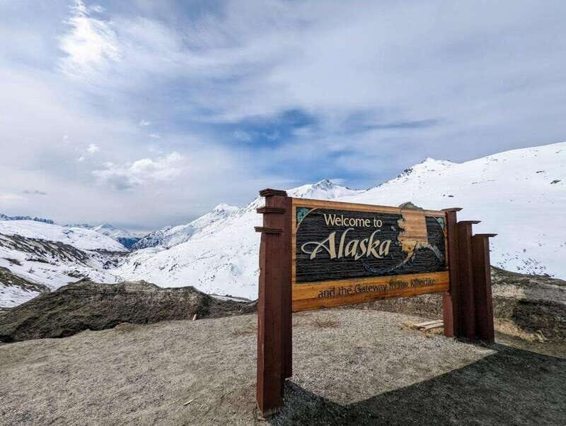 Skagway: Klondike Highway & Yukon Bus Tour with Husky Kennel - Key takeaways from this Skagway bus + husky kennel day