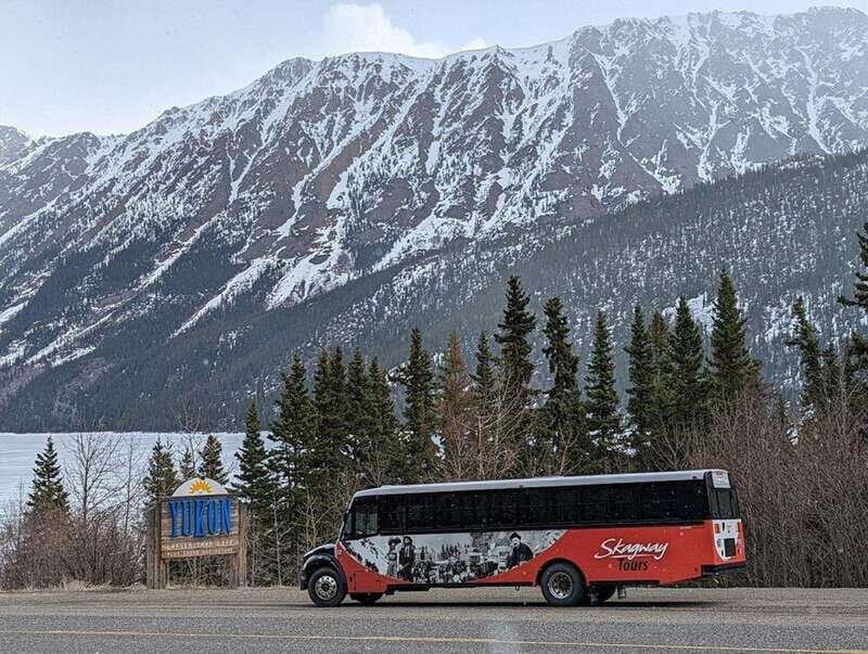 Skagway: Klondike Highway & Yukon Bus Tour with Husky Kennel - White Pass Summit: photo breaks with a Gold Rush lens