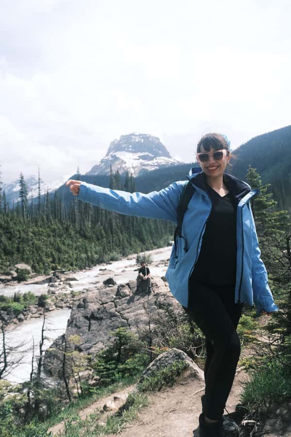 Small Grp: Emerald Lake (Optional Canoe) & Takakkaw Falls - Takakkaw Falls: One of Canada’s Tallest Falls and a Walk You’ll Feel
