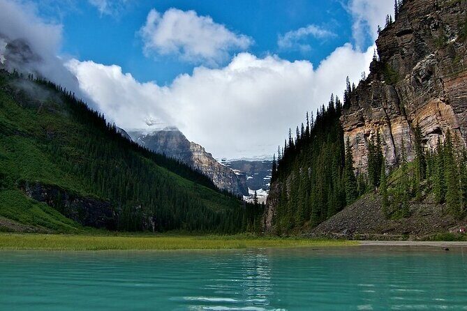 Smartphone Audio Driving Tour between Lake Louise and Calgary - Banff National Park, Moraine Lake, and the Three Sisters Moment
