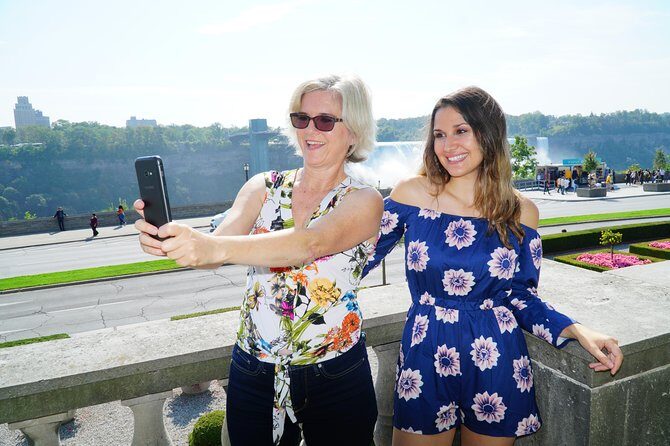 Splendours of Niagara Falls Luxury Small Group Tour from Toronto - Comfort and group size: why it changes how the day feels