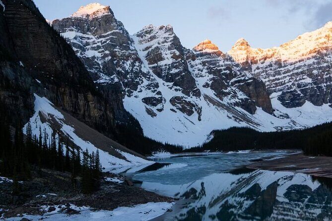 Sunrise Adventure: Alpenglow at Moraine Lake & Lake Louise - Lake Louise: 2 hours for photos, hiking, canoeing, or the Fairmont