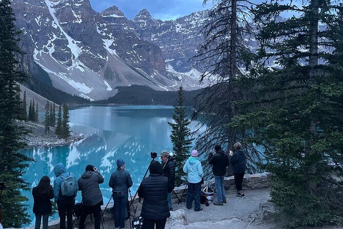 Sunrise Moraine Lake and Lake Louise - Why 4:00 a.m. makes this tour worth your alarm