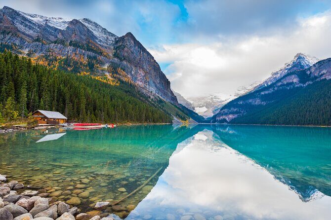 Sunrise Moraine Lake and Lake Louise - Comfort details that actually matter before sunrise