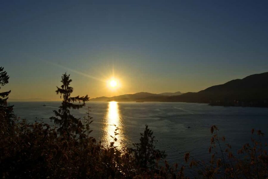 Sunset Bus Tour: Stanley Park & English Bay Photostops - Key Things I’d Prioritize on This Sunset Bus Tour