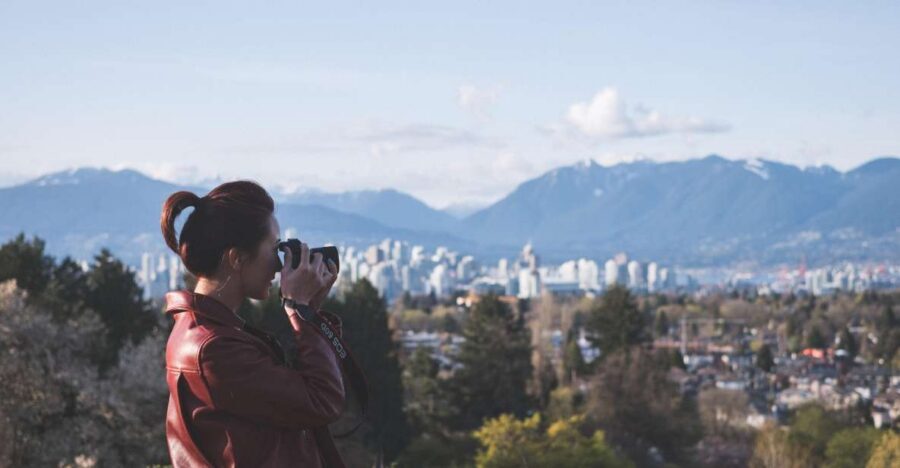 Sunset Bus Tour: Stanley Park & English Bay Photostops - Downtown Passes in the Late Stretch: One More Look Before You Roll Back