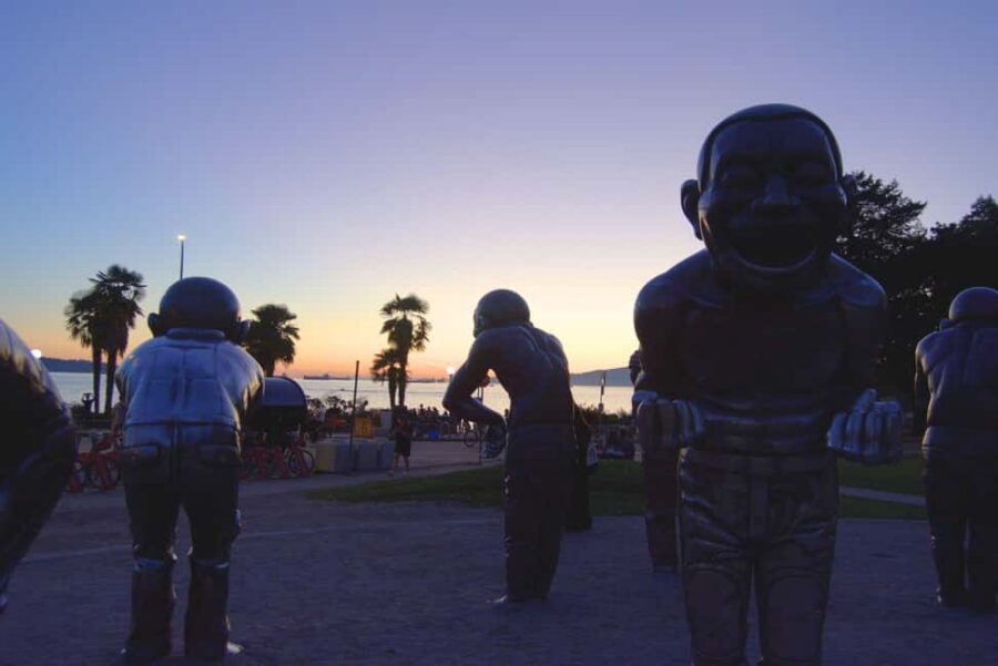 Sunset Bus Tour: Stanley Park & English Bay Photostops - Prospect Point Lookout: Your Best Shot at the Lions Gate Bridge