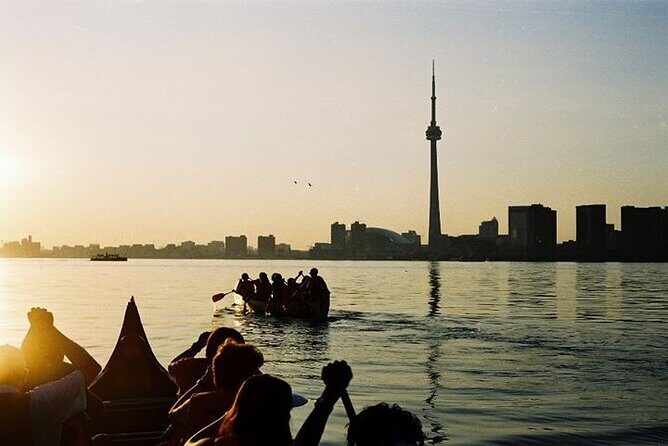 Sunset Canoe Tour of the Toronto Islands - Why sunset canoeing beats a typical Toronto skyline photo