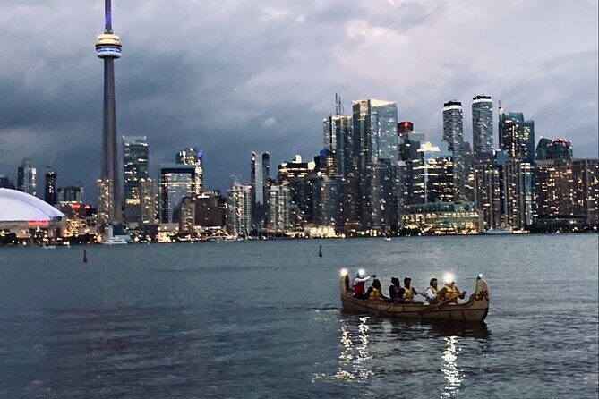 Sunset Canoe Tour of the Toronto Islands - Sunset skyline lookouts: seeing the city lights from the water