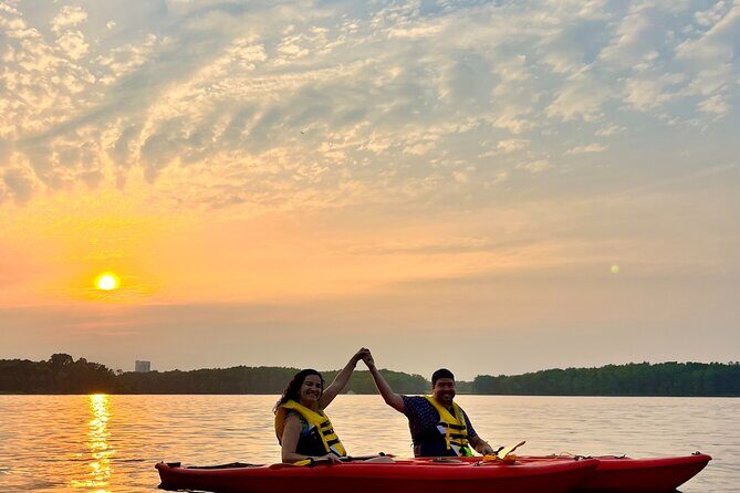 Sunset Kayak Tour in Downtown Ottawa and Gatineau - Sunset Kayak Tour on Ottawa River: why this short trip feels like a real outing