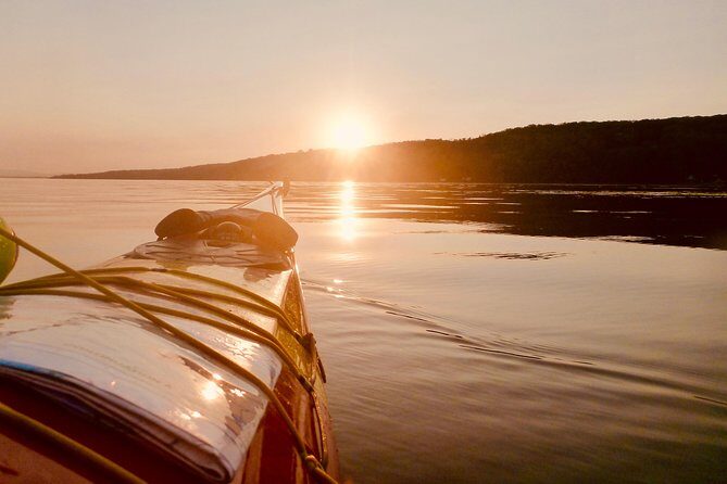 Sunset Sea-Kayaking Excursion on St. Lawrence River - From the shore to the St. Lawrence: the practice moment that pays off