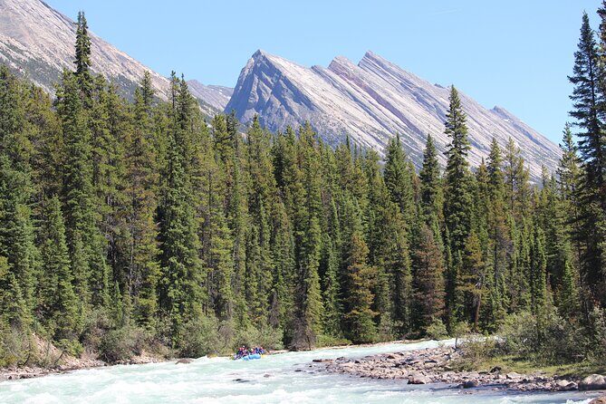Sunwapta Challenge Whitewater Rafting: Class III Rapids - Who this Sunwapta rafting day fits best