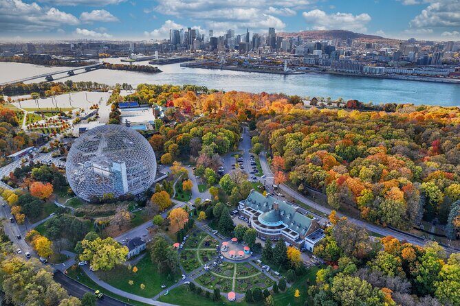 The Ultimate Montreal Boat Tour – Fall Colors Apéro Edition - A 6:00 pm fall cruise built for views, not waiting