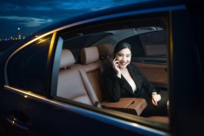 Toronto Airport Private Arrival Transfer-YYZ to Toronto Downtown - Price and value: what $116.34 per group really buys you