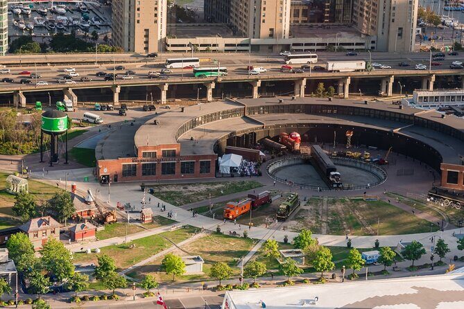 Toronto City Highlights Express Tour - Meeting at York Street and building a simple game plan