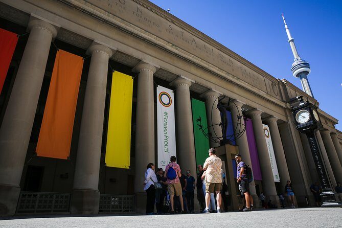 Toronto Essentials Tour: Old Town & Downtown Highlights (PWYC) - Finding the guide at Union Station’s Great Hall (not the crowd outside)