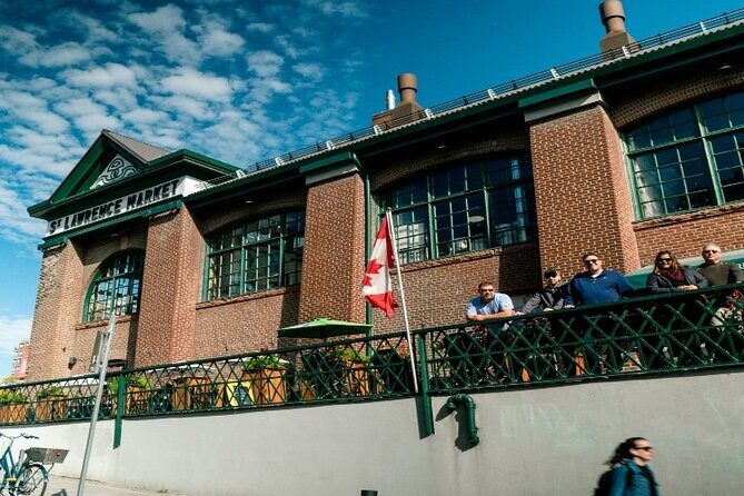 Toronto Highlights Small Group Tour with CN Tower - Getting your bearings fast: Toronto in a half-day with a local guide