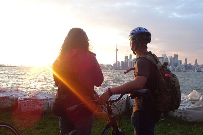 Toronto Islands Morning Bike Tour - Entering Toronto by bike: from Village by the Grange to the Harbour