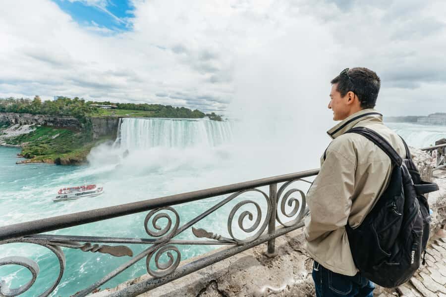 Toronto: Niagara Day Tour w/ Niagara on the Lake & Boat Ride - Voyage to the Falls boat ride: the upgrade that changes everything