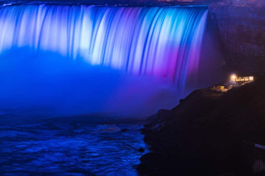 Toronto: Niagara Falls Evening Tour with Fireworks - Table Rock at Golden Hour: When the Falls Start to Glow