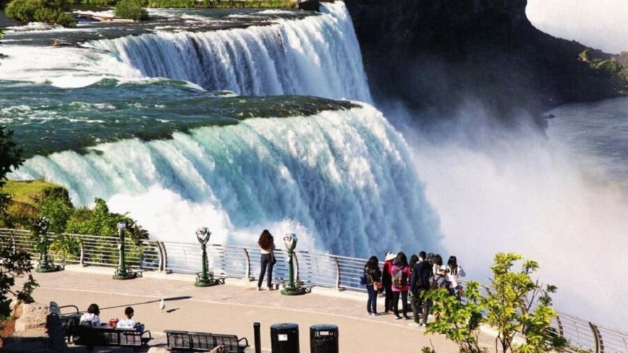 Toronto, Niagara Falls & Thousand Islands 3-day Tour from NY - Price and value: how $623 stacks up with optional add-ons