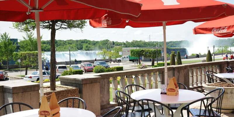 Toronto: Niagara Falls Tour with Boat and Lunch - Maple syrup tasting and Maple Leaf Place: small stops that make the day feel local
