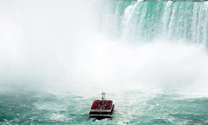 Toronto: Niagara Falls Tour with Boat and Lunch - Niagara Falls Canadian side with 3 hours free: best time to choose your own views