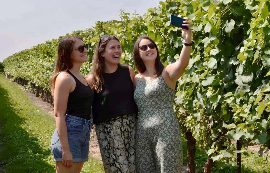 Toronto: Niagara-on-the-Lake, Wine Tasting & Chocolate Tour - The big picture: a smart, packed 9-hour itinerary