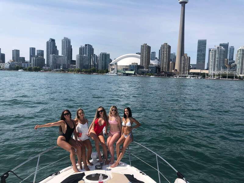 Toronto: Private Luxury Yacht Sightseeing Cruise & Prosecco - Key things to know before you go
