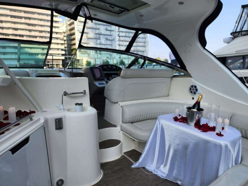 Toronto: Private Luxury Yacht Sightseeing Cruise & Prosecco - The skyline payoff: CN Tower, Rogers Centre, Sugar Beach, and more