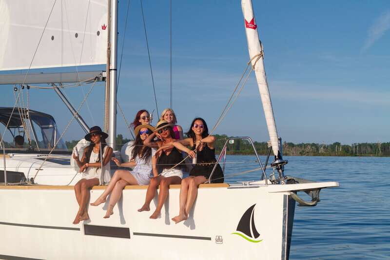 Toronto: Sailing Yacht Cruise of Toronto Harbor and Islands - Why a 41’ Sailing Yacht Makes This Toronto Cruise Feel Special
