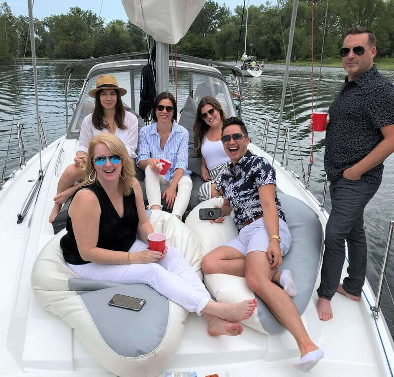 Toronto: Sailing Yacht Cruise of Toronto Harbor and Islands - Private vs Shared Cruise: Choosing the Right Group Size