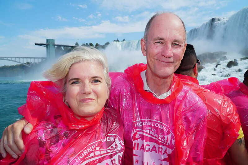Toronto: Splendours of Niagara Falls Small Group Tour w/Boat - Licensed Niagara Parks guide plus driver: what that partnership changes