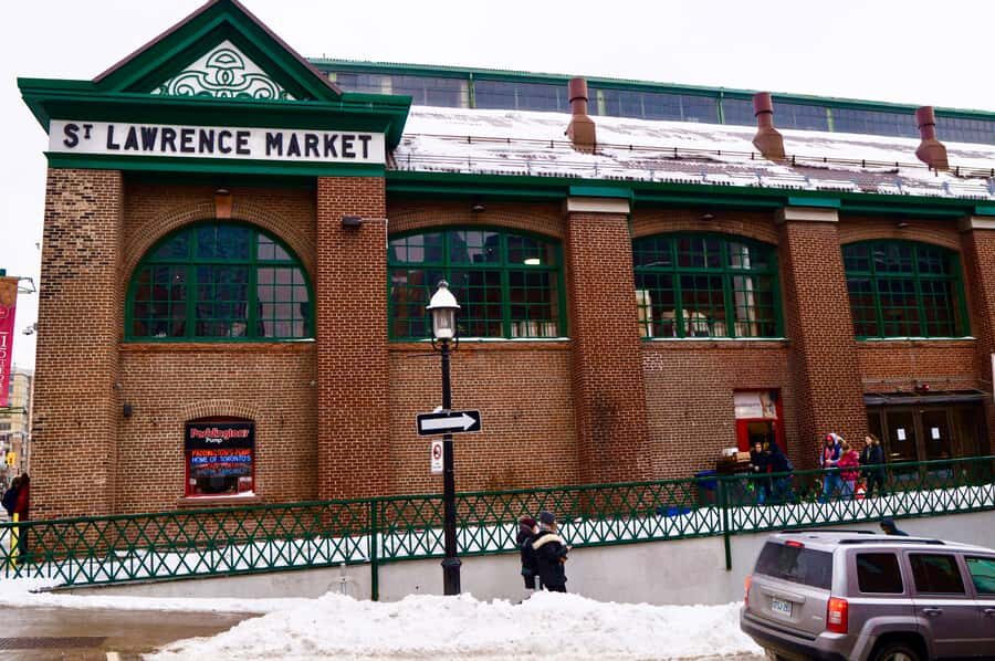 Toronto: St Lawrence & Distillery Food Tour with 6 Tastings - Poutine in the Distillery: Comfort Food Plus a Craft Beer Pairing