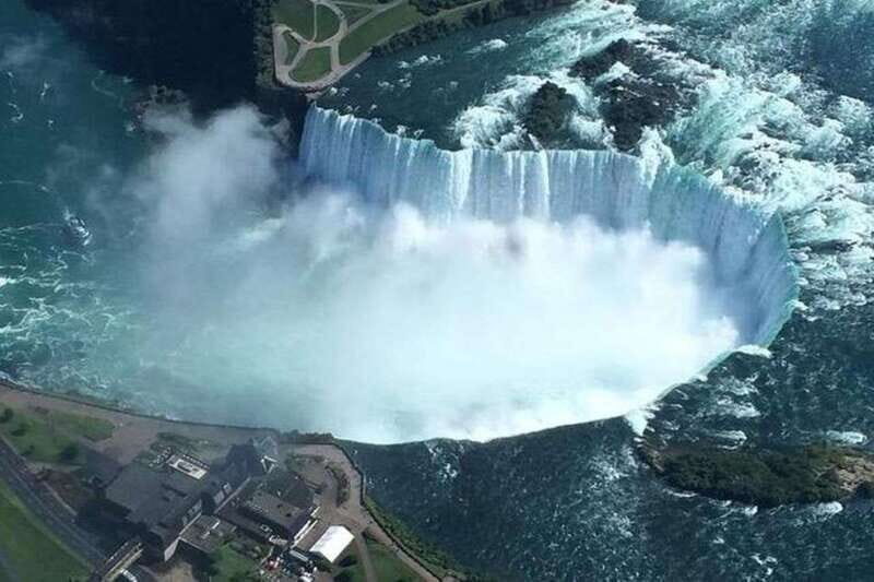 Toronto to Niagara Falls: Boat Ride & Behind the falls Tour - Niagara Falls by coach: why this format works