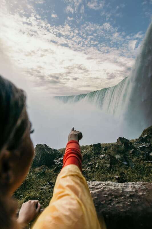 Toronto to Niagara Falls: Boat Ride & Behind the falls Tour - The 3-hour free time block: use it like a local