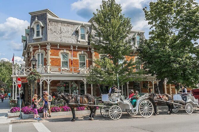 Toronto to Niagara Falls Tour with Skywheel & Fallsview Dinner - Niagara SkyWheel and Floral Clock: The Best Photo Stops Between Falls