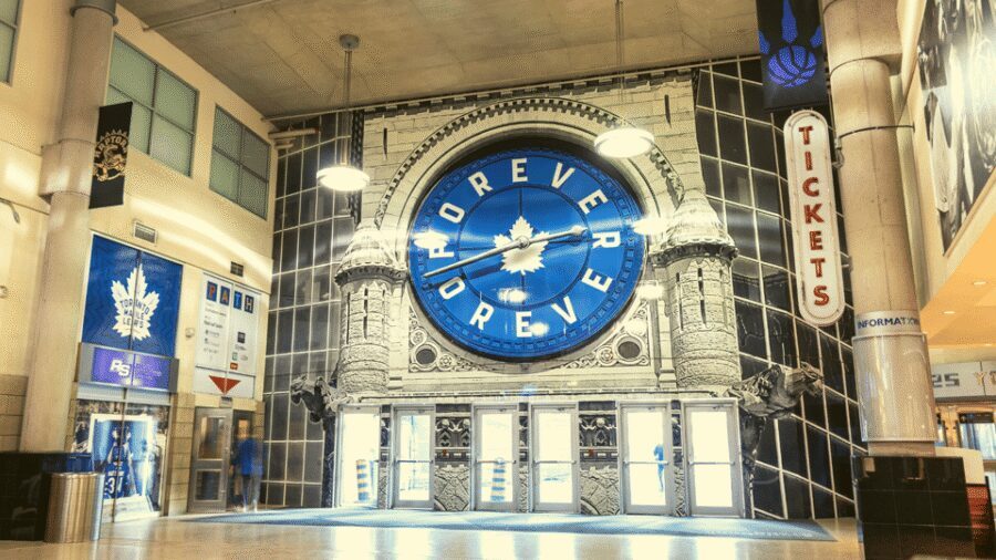 Toronto: Toronto Maple Leafs Game Ticket at Scotiabank Arena - Who this fits best