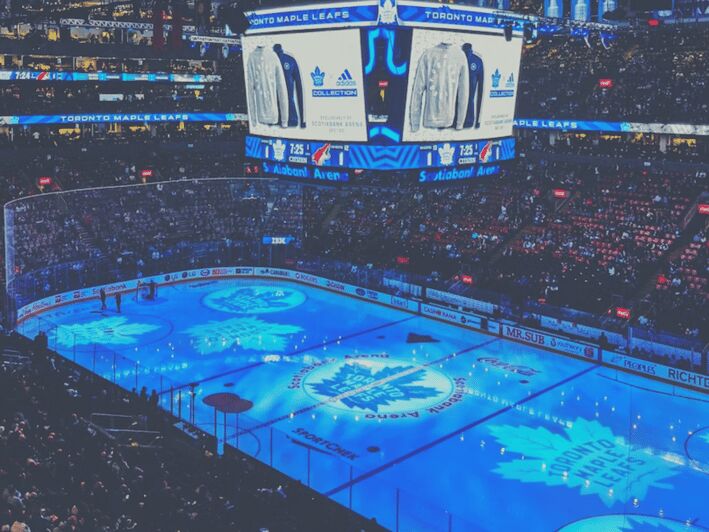 Toronto: Toronto Maple Leafs Game Ticket at Scotiabank Arena - Picking your seat: budget behind the goal, regular long-side views, premium near the ice