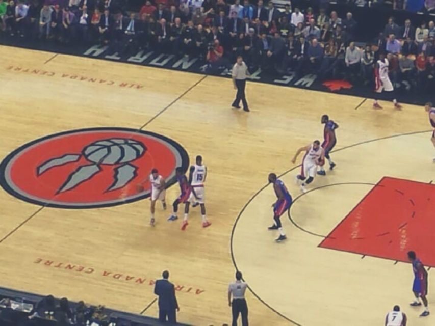 Toronto: Toronto Raptors NBA Game Ticket at Scotiabank Arena - Wearing Raptors Colors: The Easiest Way to Feel Like a Local