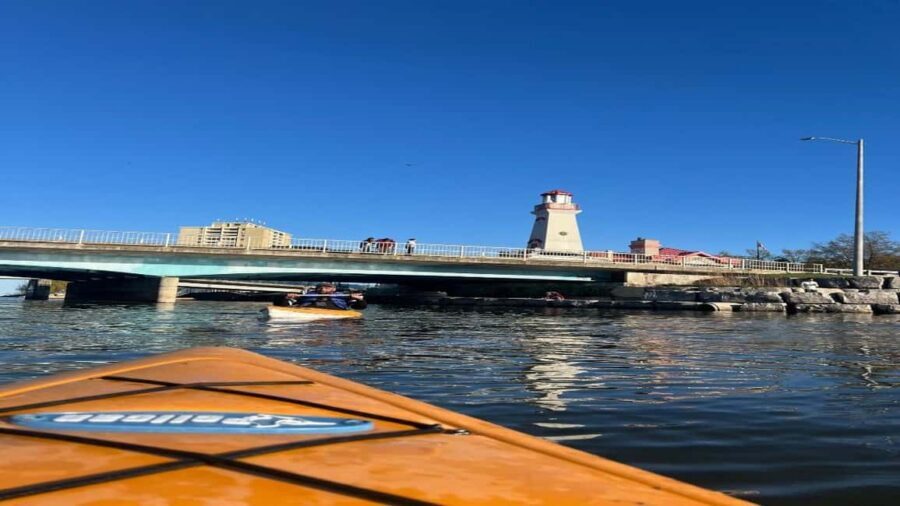 Toronto:2-Hour Single Kayak Rental - Why paddling Lake Ontario beats sticking to the shore